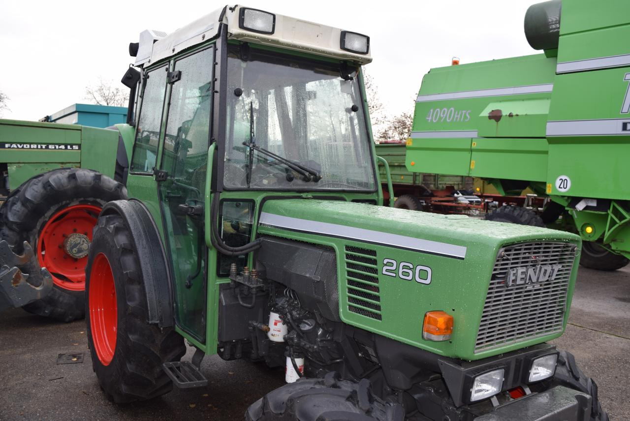 Fendt 260 V - Straddle tractor: picture 3 Fendt 260 V - Straddle tractor: picture 3