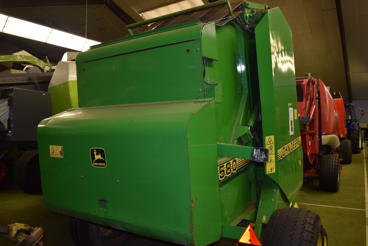 John Deere 580 - Round baler: picture 4 John Deere 580 - Round baler: picture 4