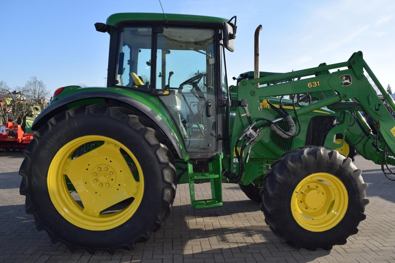 John Deere 6220 - Farm tractor: picture 4 John Deere 6220 - Farm tractor: picture 4