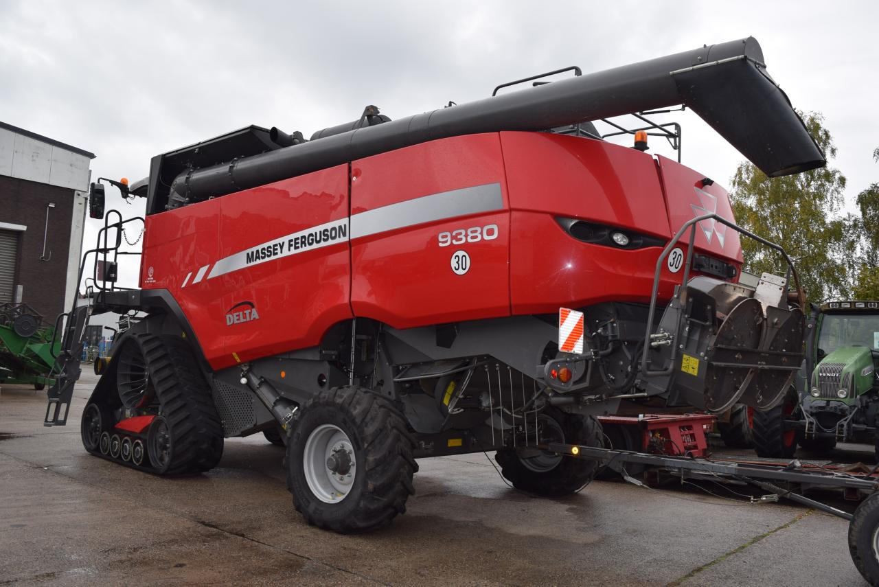 Massey Ferguson MF 9380 Delta - Combine harvester: picture 4 Massey Ferguson MF 9380 Delta - Combine harvester: picture 4