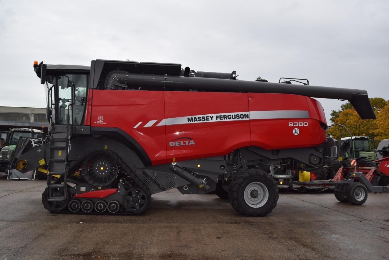 Massey Ferguson MF 9380 Delta - Combine harvester: picture 2 Massey Ferguson MF 9380 Delta - Combine harvester: picture 2