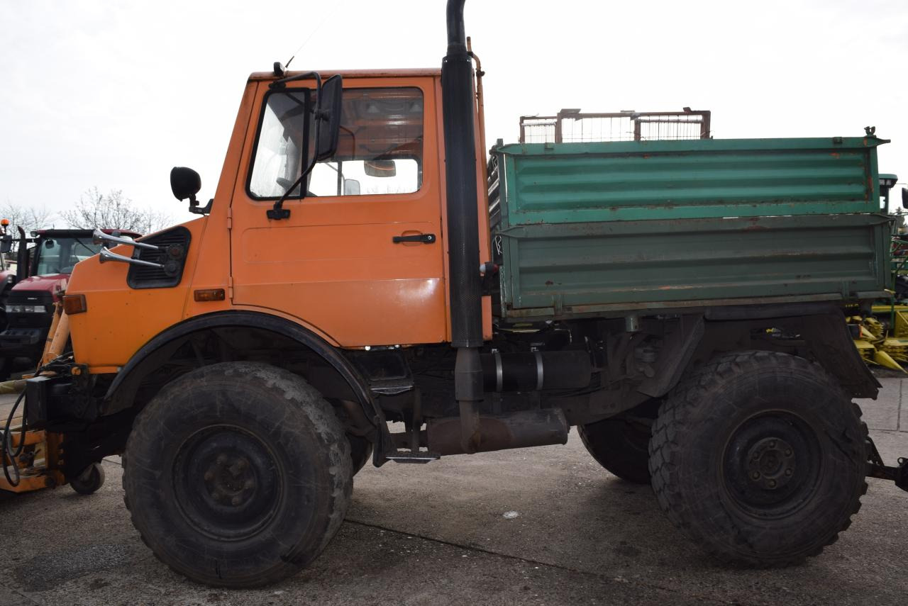 Mercedes-Benz Unimog U 1200 - Municipal/ Special vehicle: picture 3 Mercedes-Benz Unimog U 1200 - Municipal/ Special vehicle: picture 3