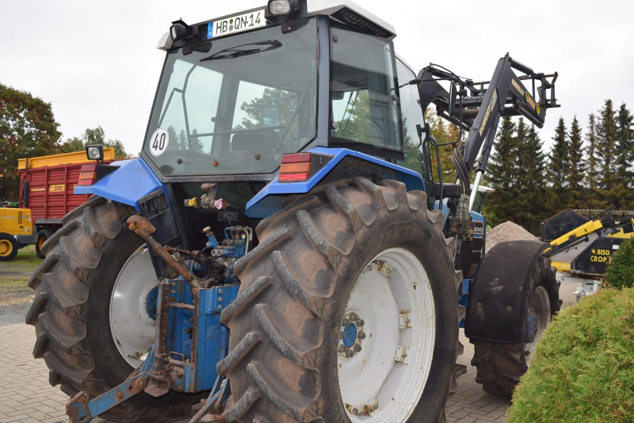 New Holland 8340 - Farm tractor: picture 3 New Holland 8340 - Farm tractor: picture 3