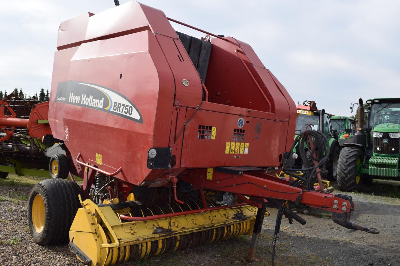 New Holland BR 750 CropCutter - Round baler: picture 2 New Holland BR 750 CropCutter - Round baler: picture 2