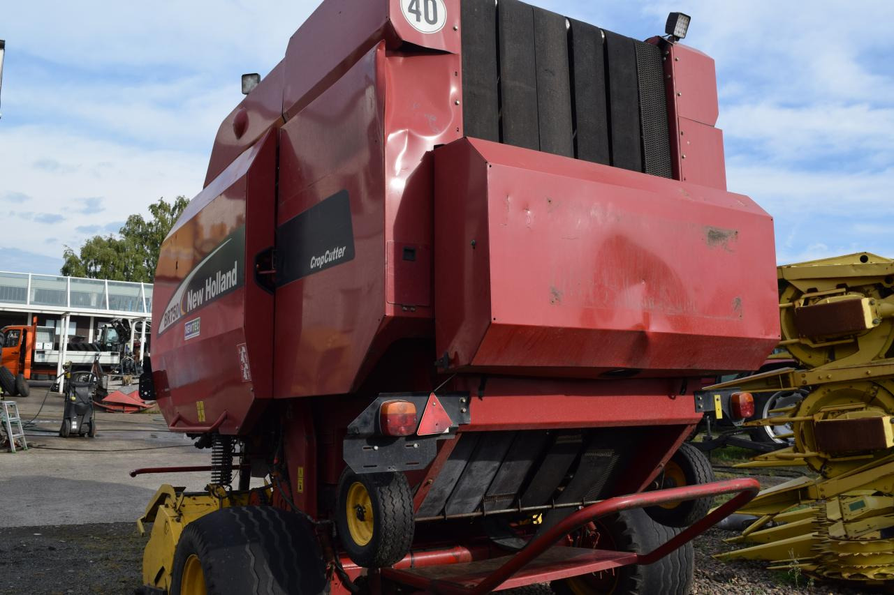New Holland BR 750 CropCutter - Round baler: picture 5 New Holland BR 750 CropCutter - Round baler: picture 5