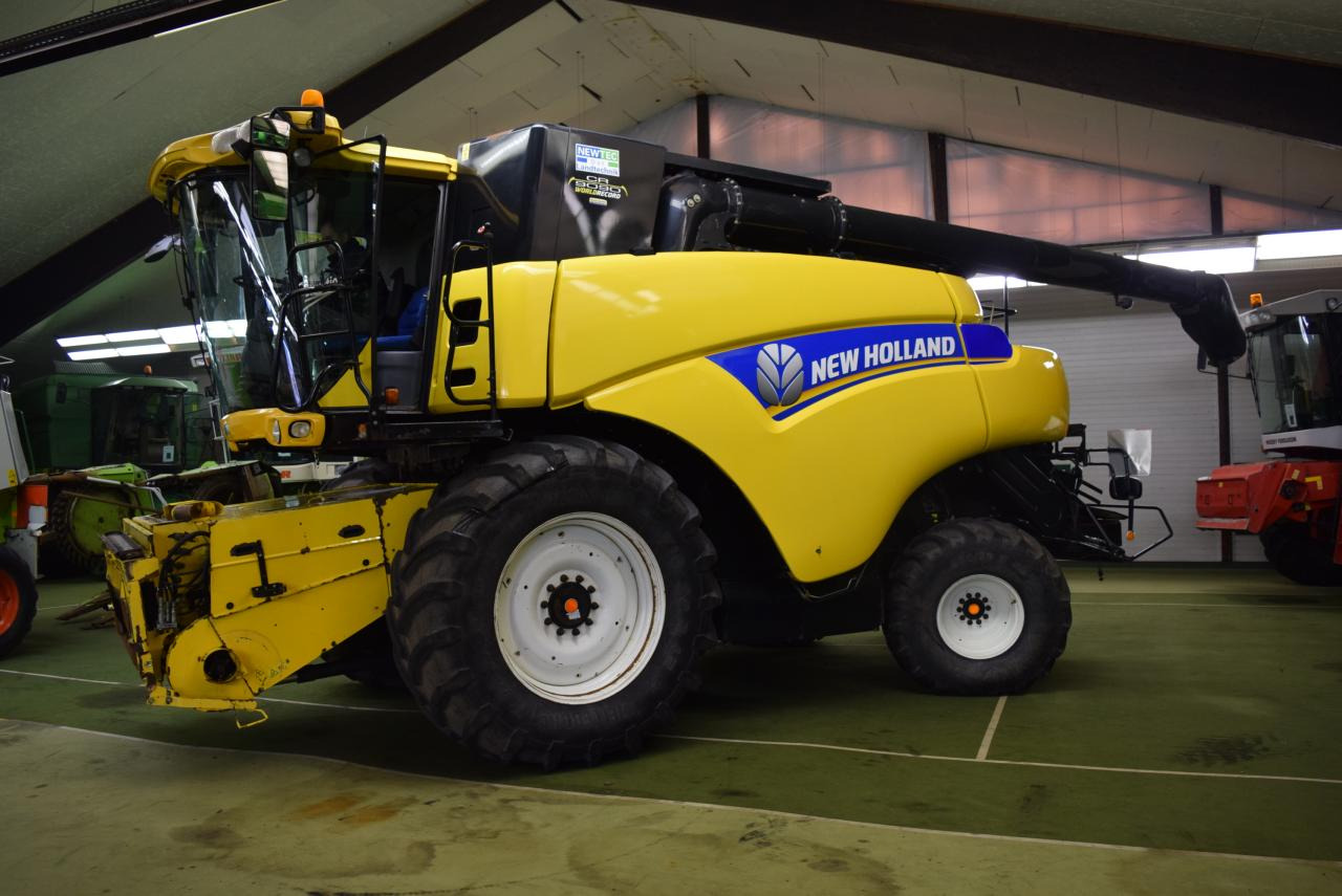 New Holland CR 9090 Elevation - Combine harvester: picture 2 New Holland CR 9090 Elevation - Combine harvester: picture 2