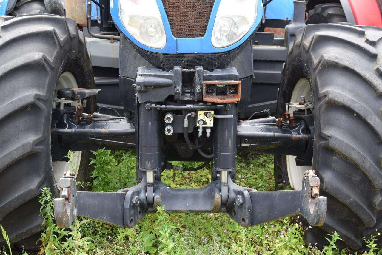 Farm tractor New Holland T 7040: picture 6