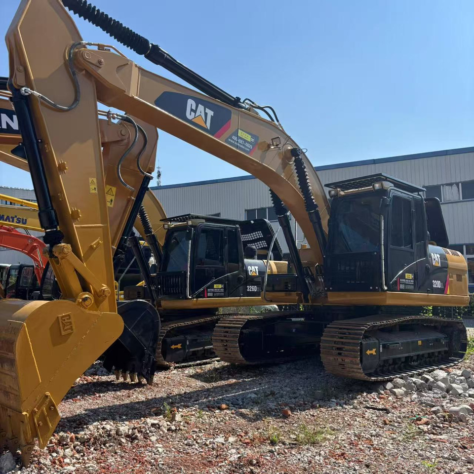 Crawler excavator CAT 320D2L: picture 7