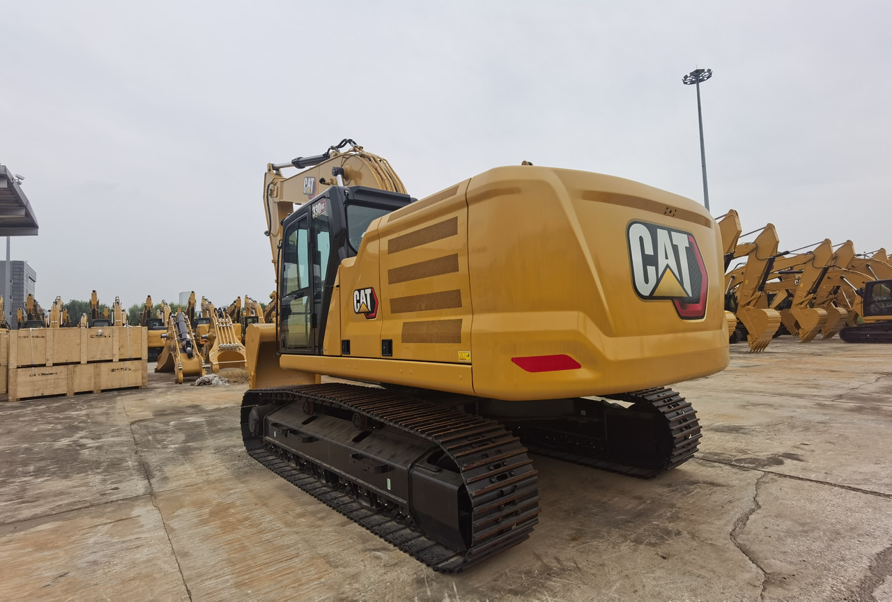 New Crawler excavator CAT 330GC: picture 8