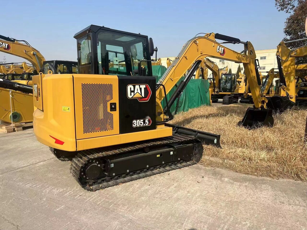 Caterpillar 305.5 Brand New - Mini excavator: picture 3 Caterpillar 305.5 Brand New - Mini excavator: picture 3