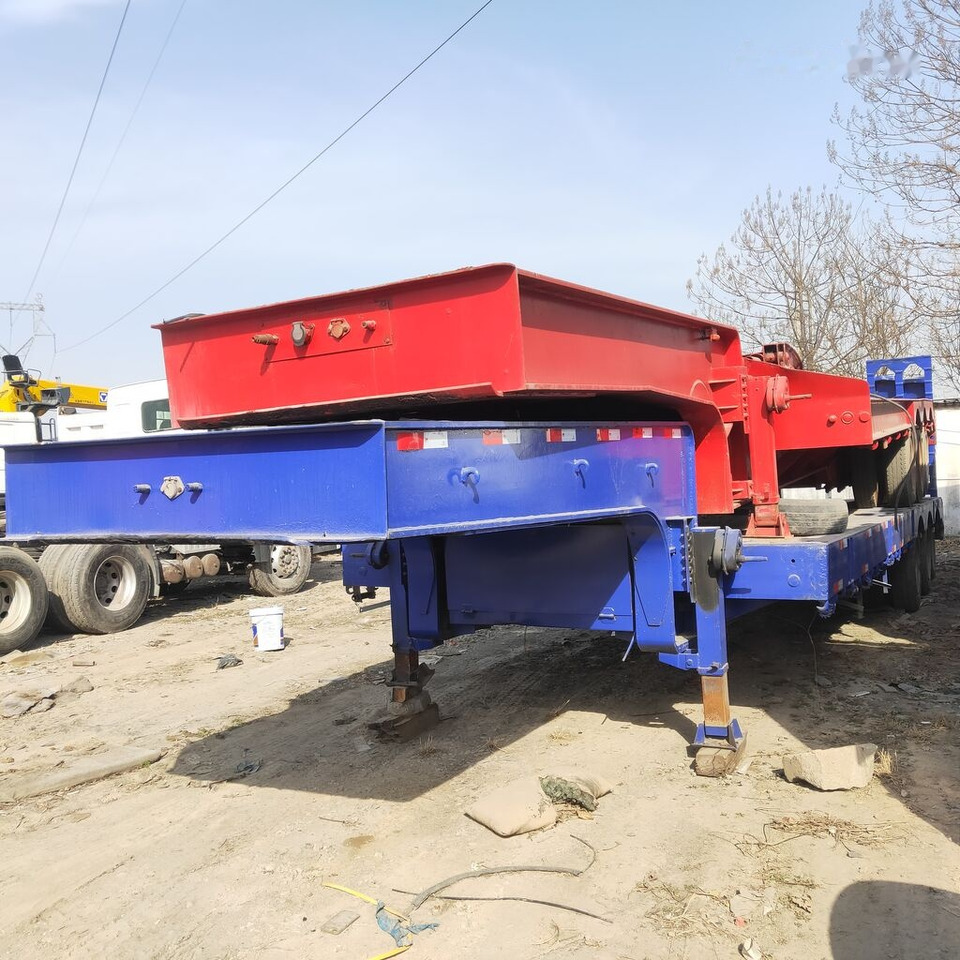 - Low loader semi-trailer: picture 1 - Low loader semi-trailer: picture 1
