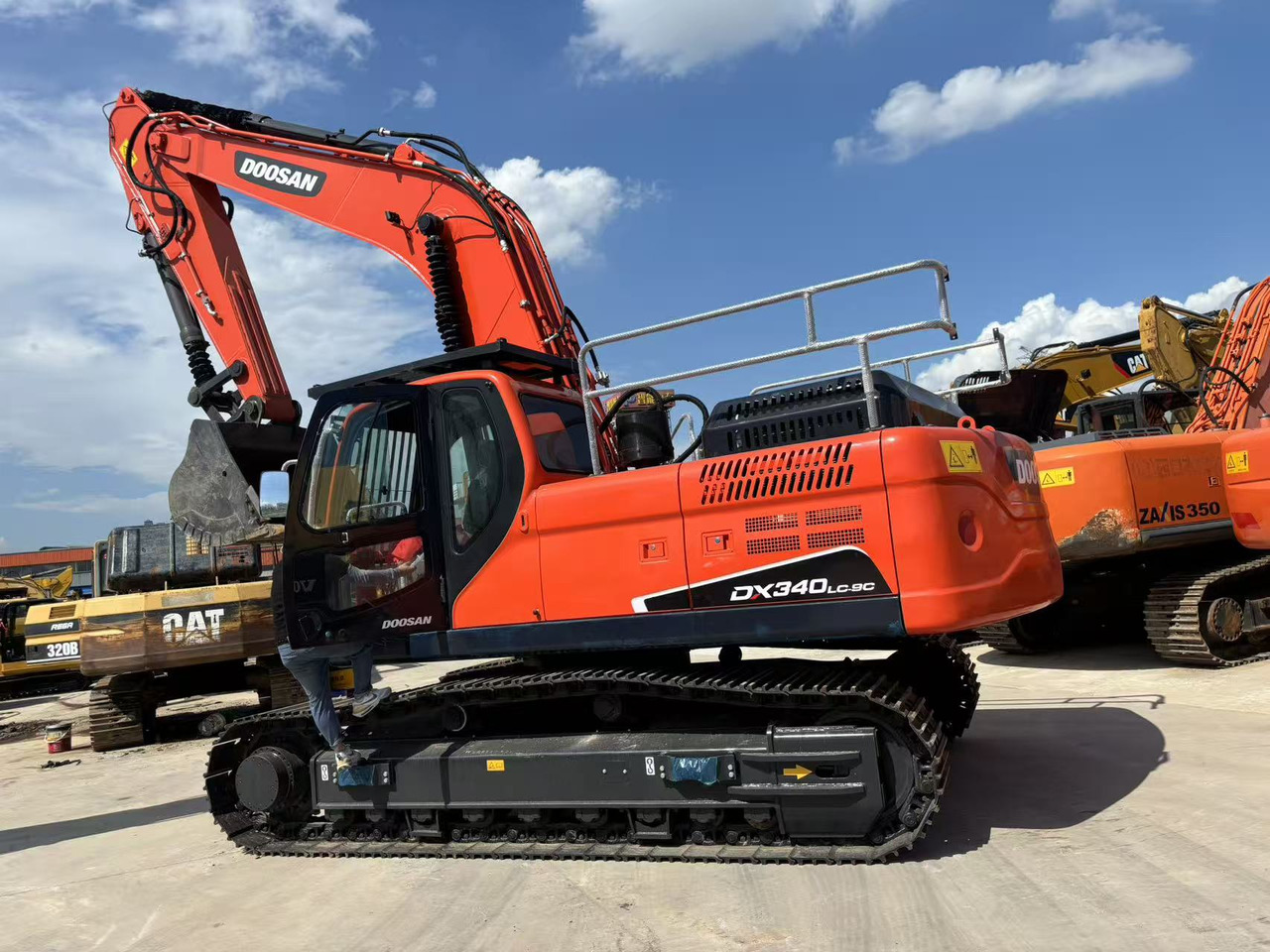 DOOSAN DX340LC-9C - Crawler excavator: picture 1 DOOSAN DX340LC-9C - Crawler excavator: picture 1