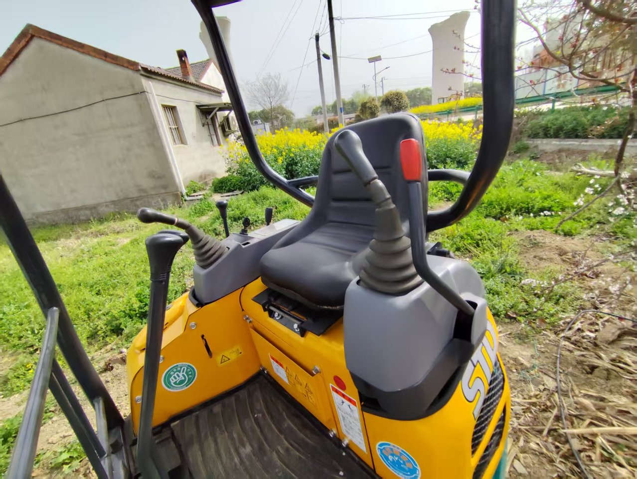 Mini excavator KUBOTA U15: picture 8