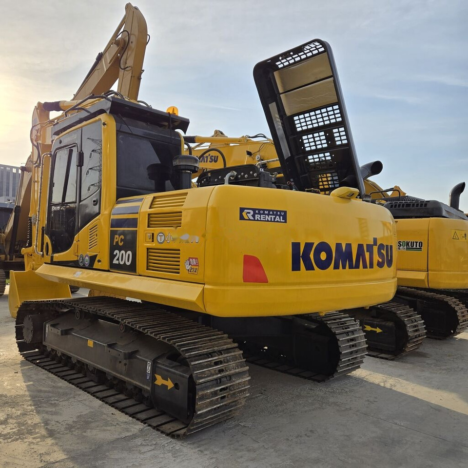 Komatsu PC200-8 - Crawler excavator: picture 3 Komatsu PC200-8 - Crawler excavator: picture 3