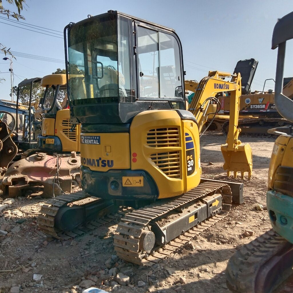 Komatsu PC30MR - Mini excavator: picture 3 Komatsu PC30MR - Mini excavator: picture 3