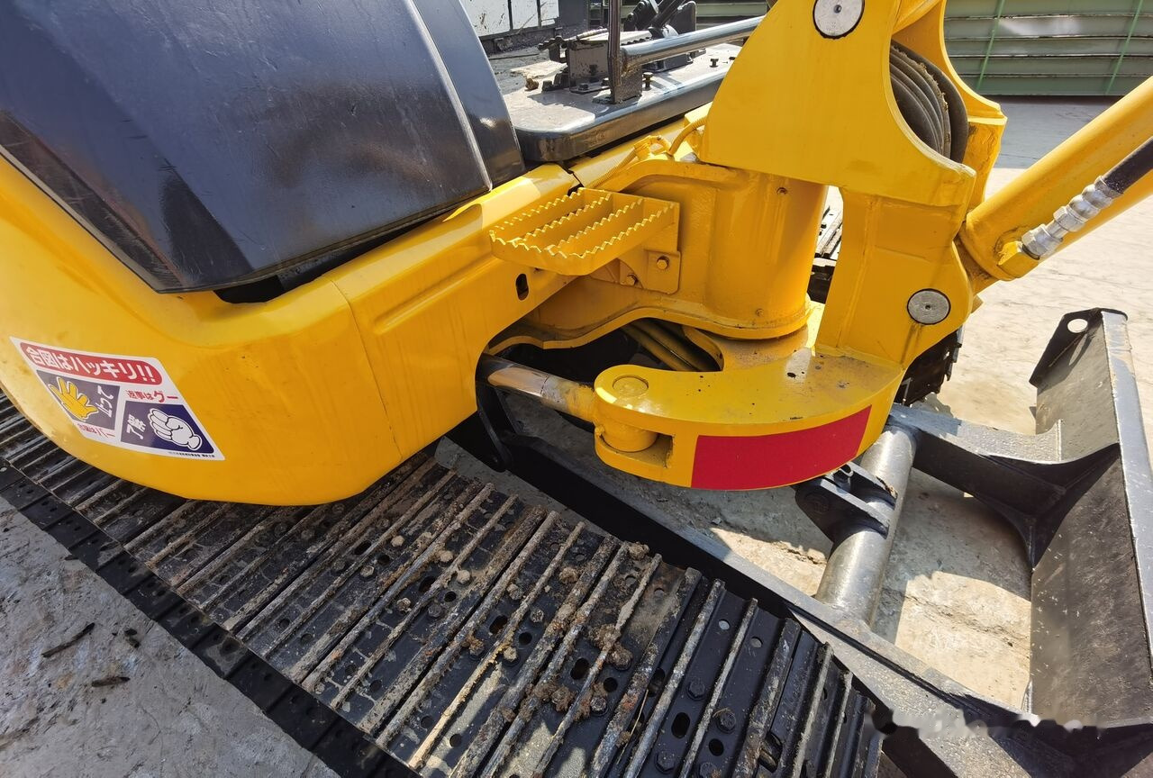 Mini excavator Komatsu PC40MR: picture 9