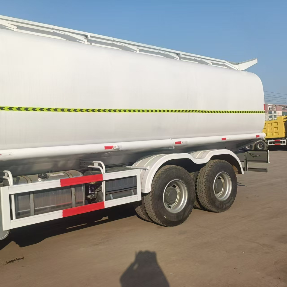 SINOTRUK HOWO - Tank truck: picture 3 SINOTRUK HOWO - Tank truck: picture 3