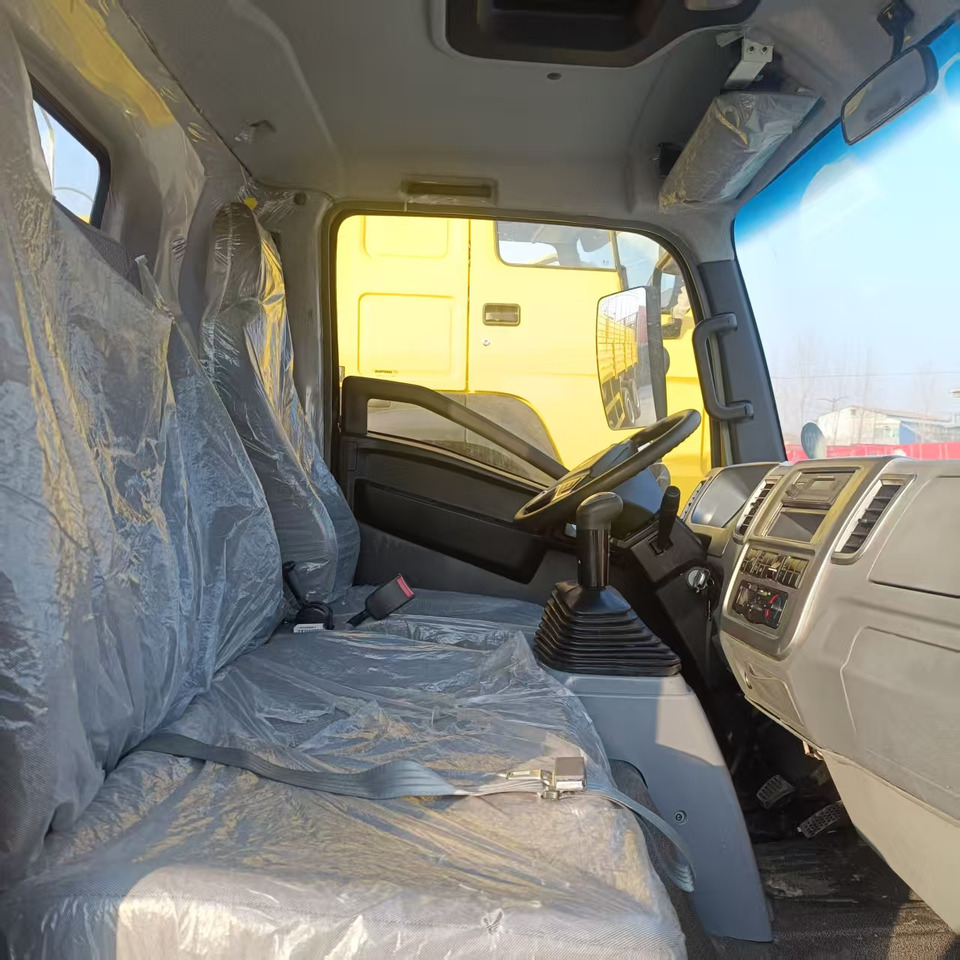 New Tank truck SINOTRUK HOWO: picture 7