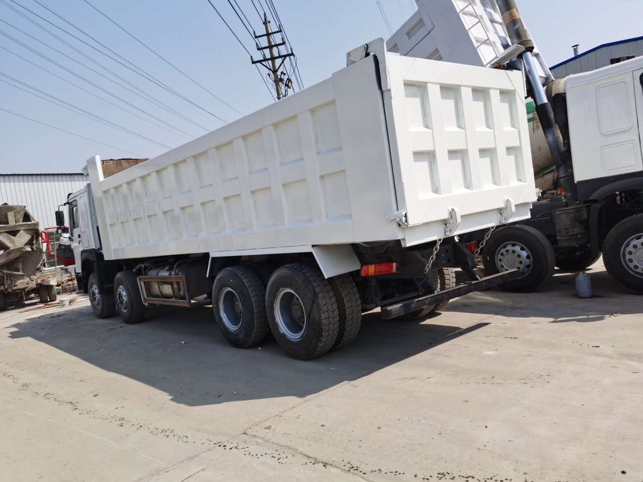 SINOTRUK HOWO - Tipper: picture 3 SINOTRUK HOWO - Tipper: picture 3