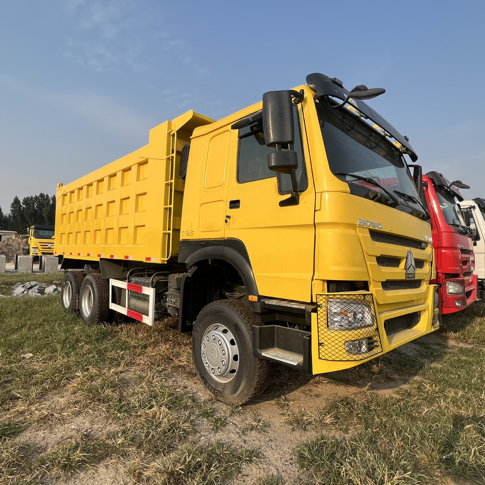 SINOTRUK HOWO - Tipper: picture 1 SINOTRUK HOWO - Tipper: picture 1