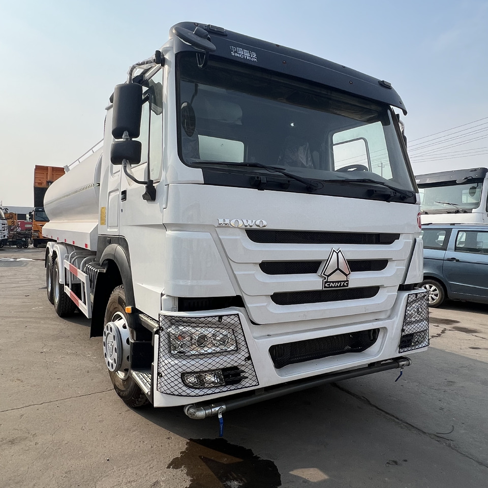 SINOTRUK HOWO sprinkler - Tank truck: picture 1 SINOTRUK HOWO sprinkler - Tank truck: picture 1