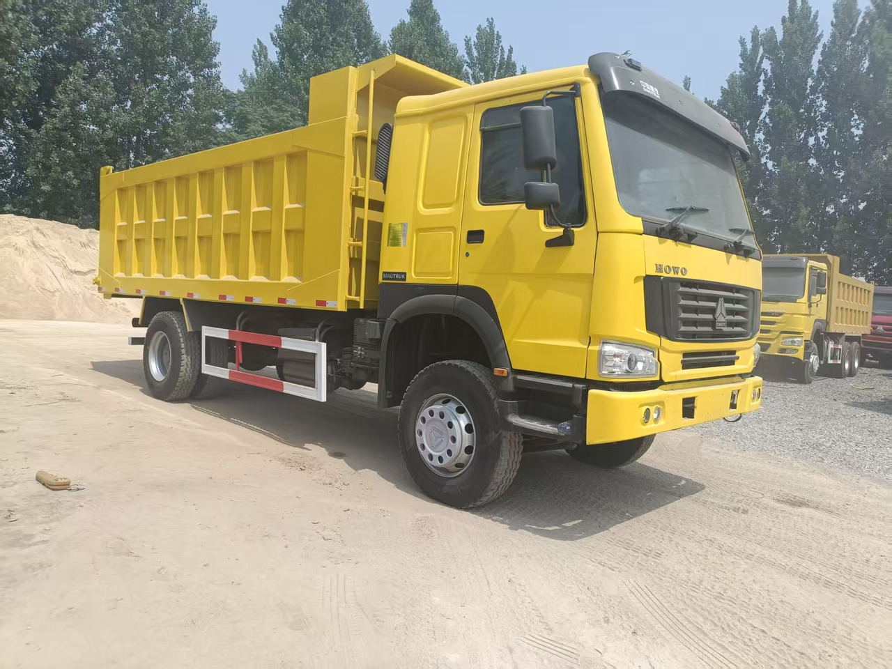 SINOTRUK Howo 4*2 - Tipper: picture 4 SINOTRUK Howo 4*2 - Tipper: picture 4