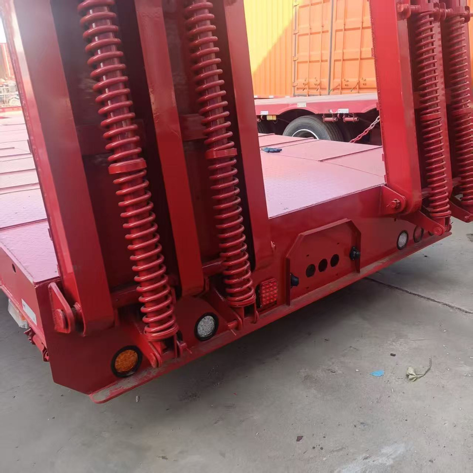 Low bed trailer - Semi-trailer: picture 4 Low bed trailer - Semi-trailer: picture 4