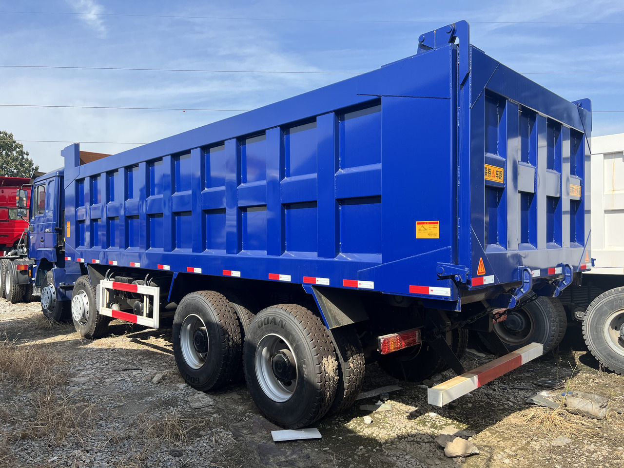 Tipper Shacman F3000 8x4: picture 6