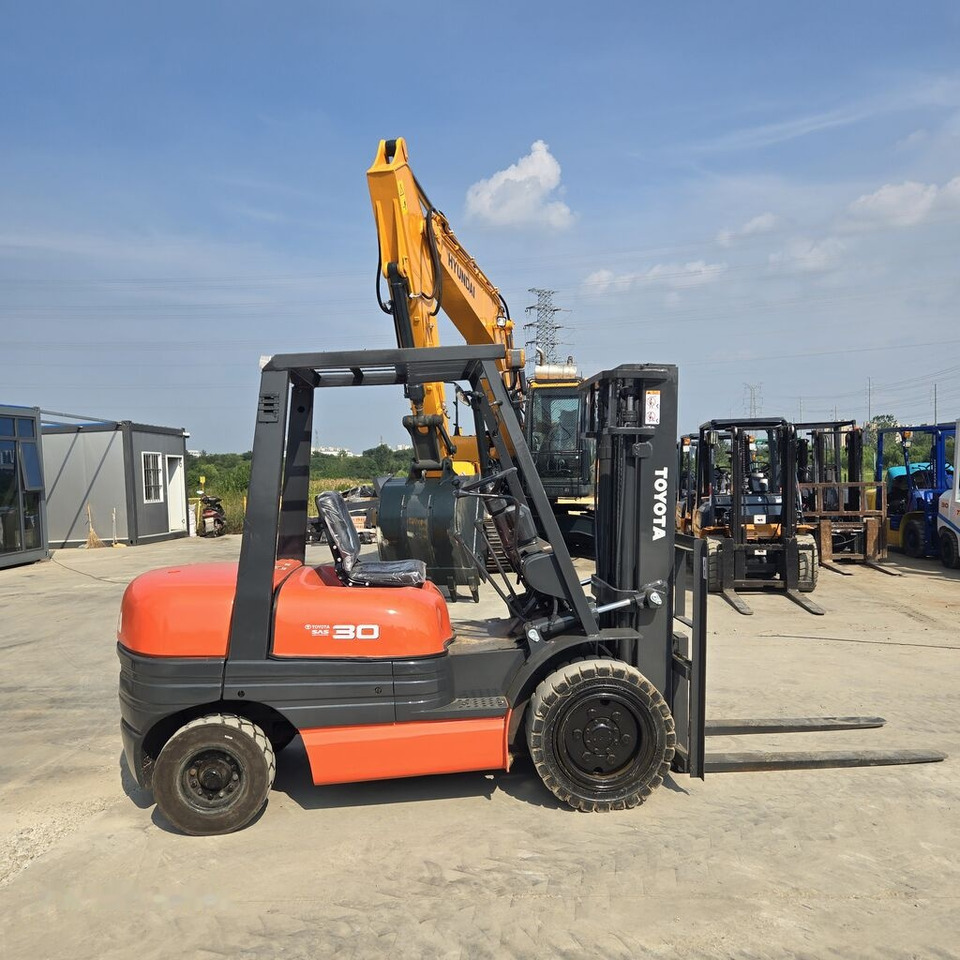 Toyota FD30 - LPG forklift: picture 1 Toyota FD30 - LPG forklift: picture 1