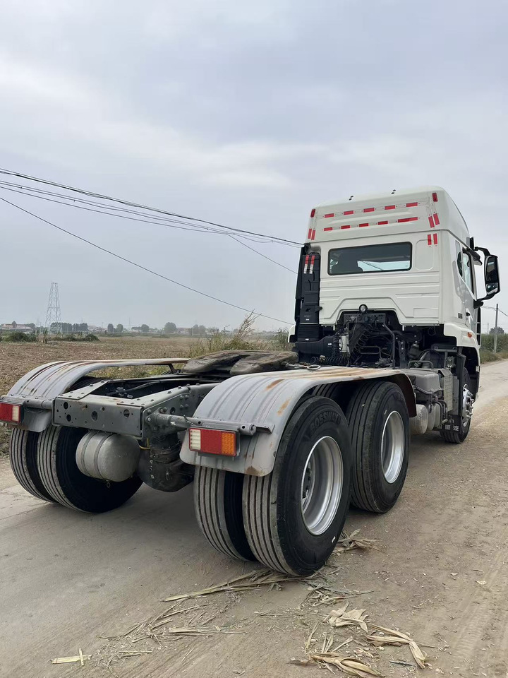 SINOTRUK HOHAN tractor - Tractor unit: picture 3 SINOTRUK HOHAN tractor - Tractor unit: picture 3