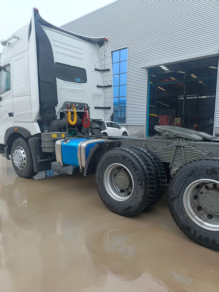 Tractor unit SINOTRUK HOWO: picture 6