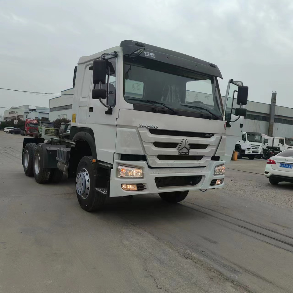 SINOTRUK HOWO trailer head - Tractor unit: picture 4 SINOTRUK HOWO trailer head - Tractor unit: picture 4