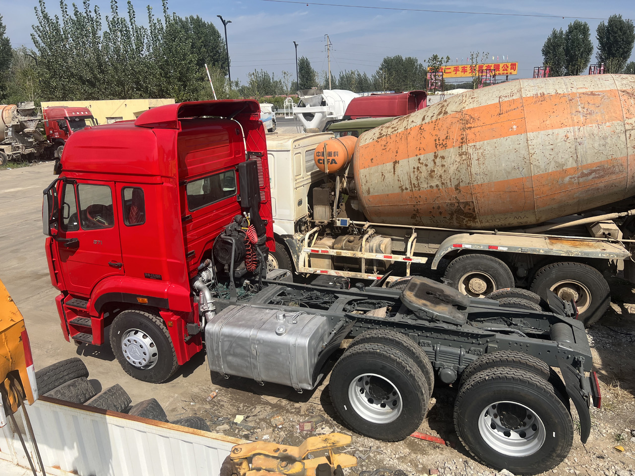 SINOTRUK Trailer head - Tractor unit: picture 2 SINOTRUK Trailer head - Tractor unit: picture 2