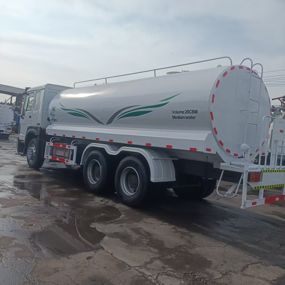 Howo 20 cubic meter sprinkler - Truck: picture 5 Howo 20 cubic meter sprinkler - Truck: picture 5