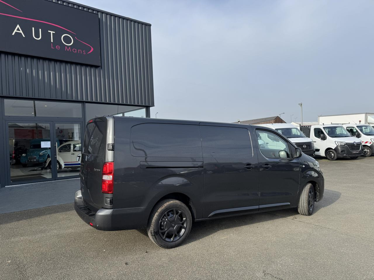 CITROEN Jumpy M 2.0 BlueHDi - 145 S&S - BV EAT8 III FOURGON . PHASE 2 - Panel van: picture 5 CITROEN Jumpy M 2.0 BlueHDi - 145 S&S - BV EAT8 III FOURGON . PHASE 2 - Panel van: picture 5