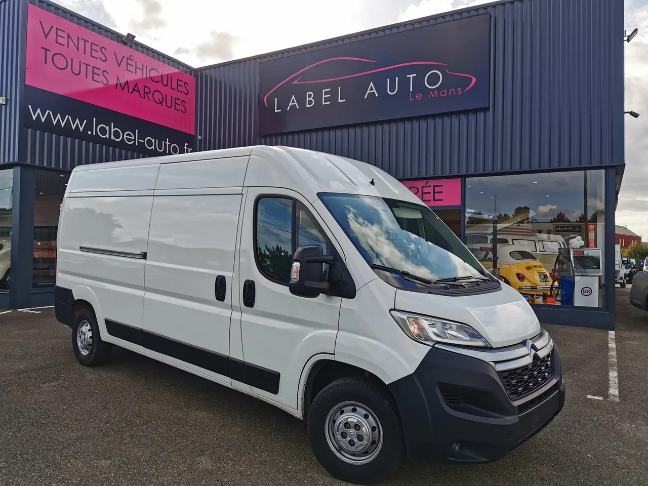 Citroen Jumper 35 L3H2 2.2 BLUEHDI 140 S&S CLUB - Panel van: picture 1 Citroen Jumper 35 L3H2 2.2 BLUEHDI 140 S&S CLUB - Panel van: picture 1