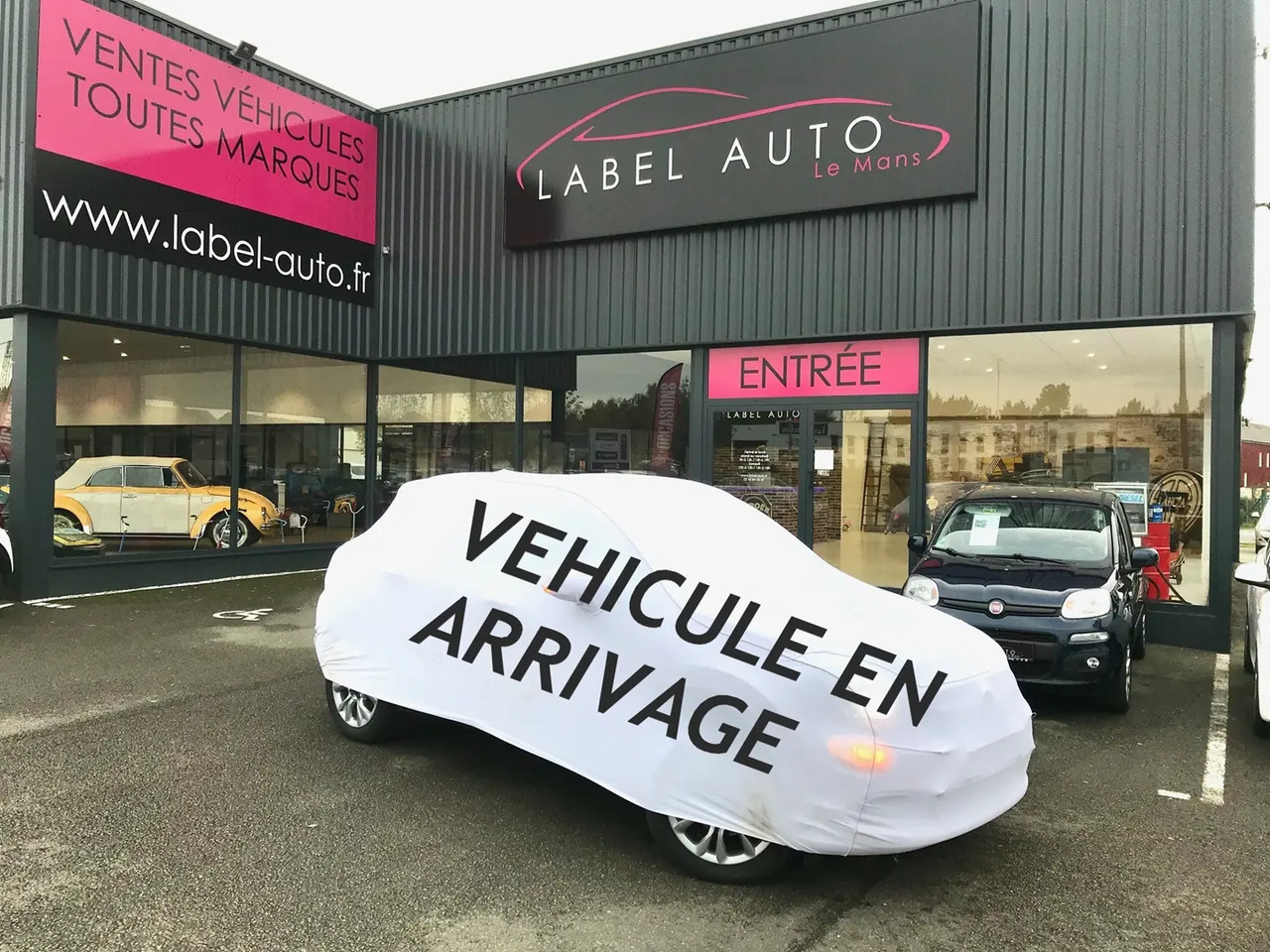 Citroen Jumper 35 L3H2 2.2 BLUEHDI 140 S&S CLUB - Panel van: picture 2 Citroen Jumper 35 L3H2 2.2 BLUEHDI 140 S&S CLUB - Panel van: picture 2