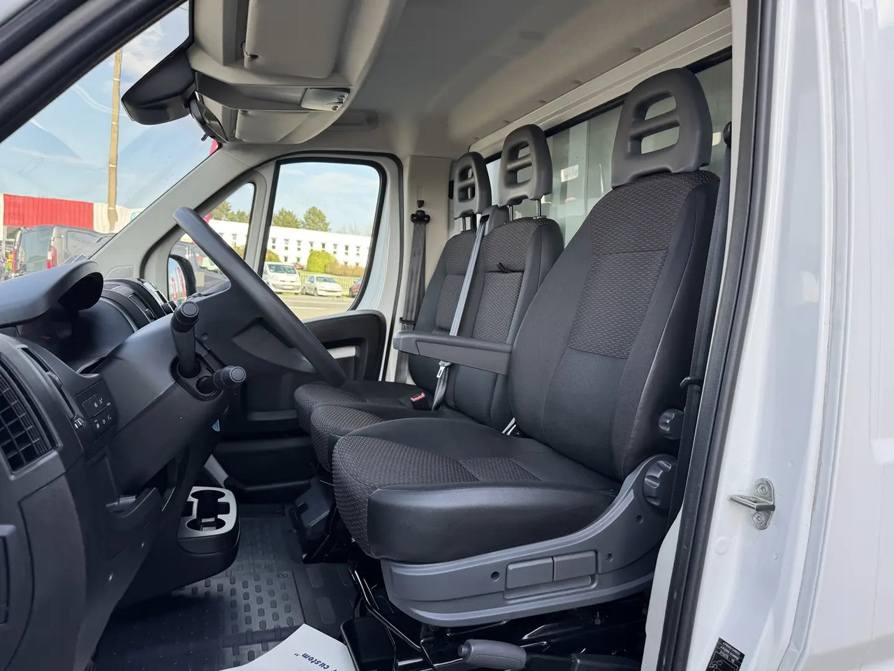 Fiat Ducato CCB 3.5 MAXI HD M 2.3 MULTIJET 130CH BUSINESS - Box van: picture 5 Fiat Ducato CCB 3.5 MAXI HD M 2.3 MULTIJET 130CH BUSINESS - Box van: picture 5
