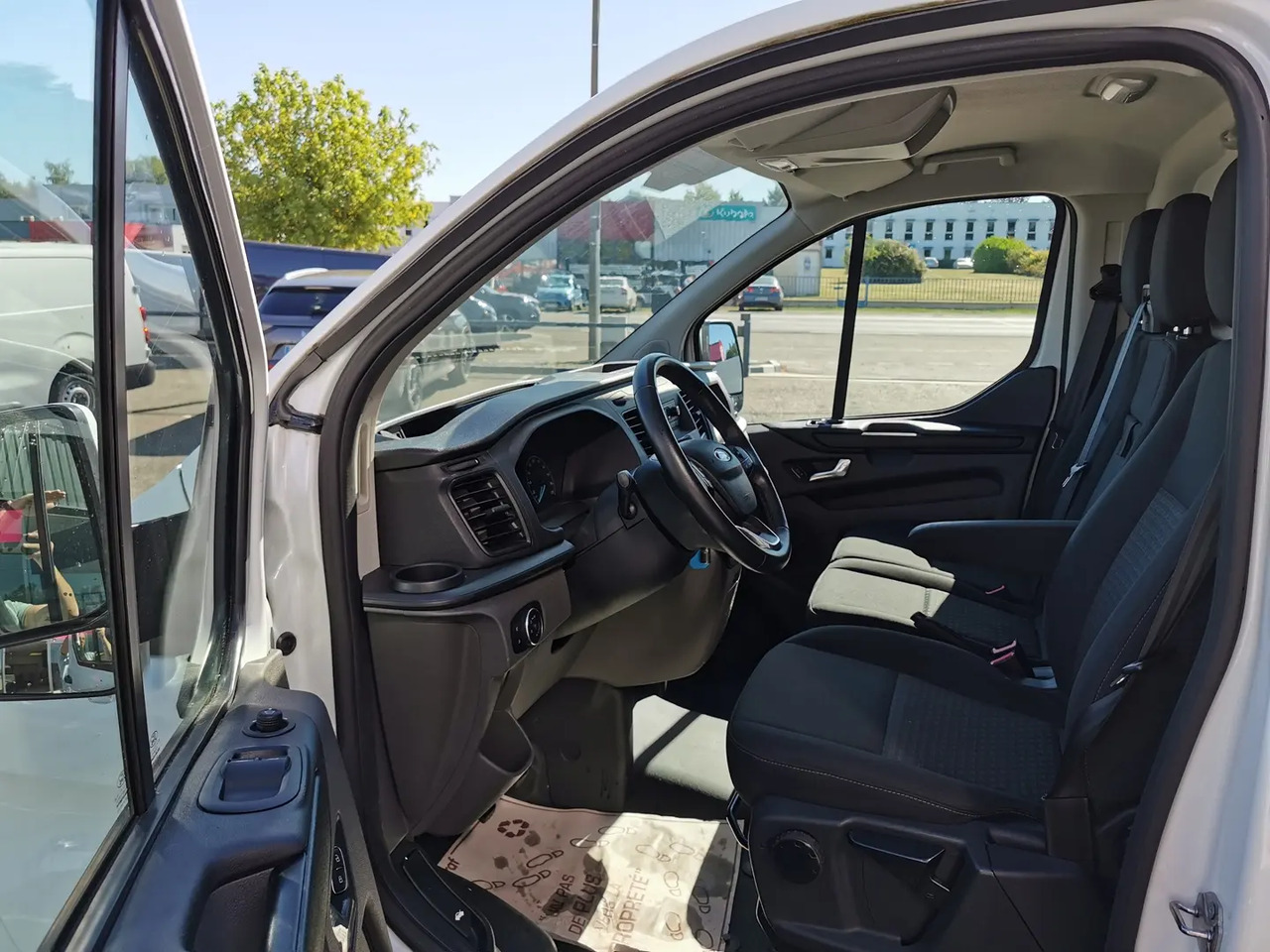 Ford Transit Custom 340 L2H1 2.0 ECOBLUE 130 AMBIENTE 7CV - Panel van: picture 4 Ford Transit Custom 340 L2H1 2.0 ECOBLUE 130 AMBIENTE 7CV - Panel van: picture 4