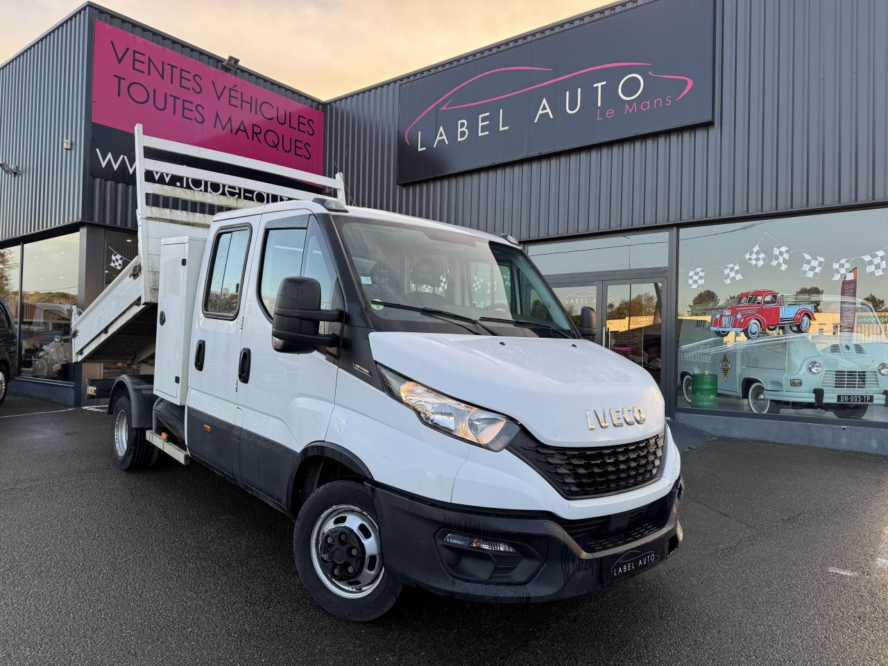 IVECO DAILY 35C14 BENNE COFFRE DOUBLE CABINE RJ 6 places - Tipper van, Combi van: picture 3 IVECO DAILY 35C14 BENNE COFFRE DOUBLE CABINE RJ 6 places - Tipper van, Combi van: picture 3