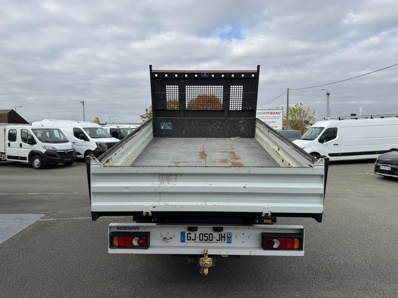 NISSAN Interstar Acenta 3.5t L3H1 2.3 dCi TT 165 - S/S II 2021 TRANSPORTS SPECIFIQUES Benne Scattolini + c - Tipper van: picture 4 NISSAN Interstar Acenta 3.5t L3H1 2.3 dCi TT 165 - S/S II 2021 TRANSPORTS SPECIFIQUES Benne Scattolini + c - Tipper van: picture 4