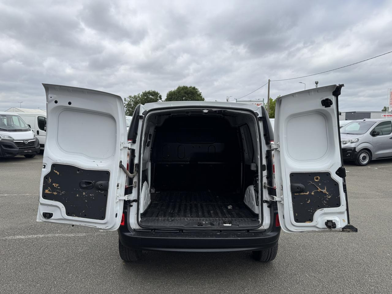 RENAULT KANGOO 1.5 DCI 80CH CONFORT - Panel van: picture 3 RENAULT KANGOO 1.5 DCI 80CH CONFORT - Panel van: picture 3