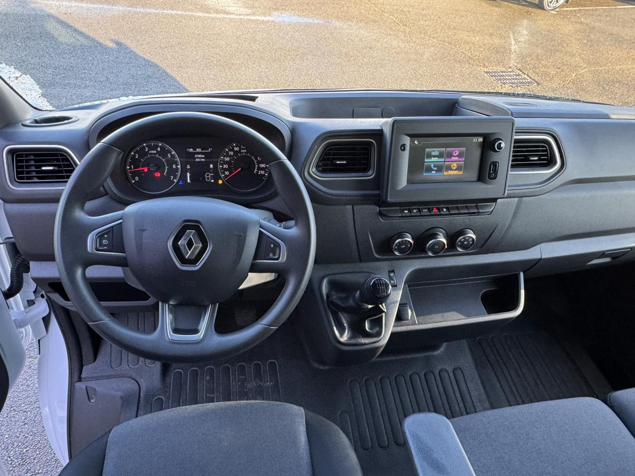 RENAULT MASTER 3T5 CAISSE 20M3 HAYON 2.3 DCI 145CH CONFORT - Box van: picture 4 RENAULT MASTER 3T5 CAISSE 20M3 HAYON 2.3 DCI 145CH CONFORT - Box van: picture 4