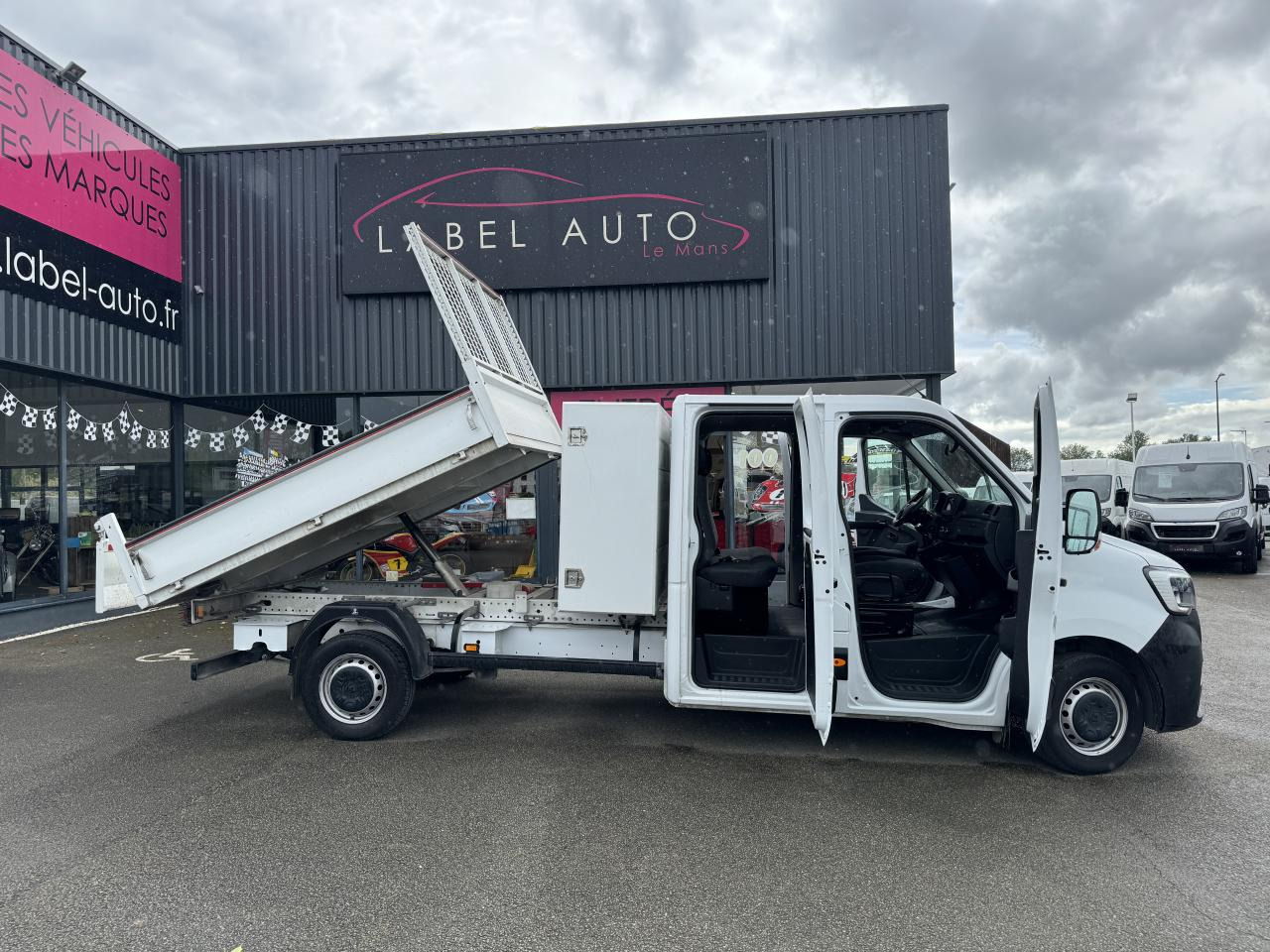 RENAULT MASTER 3T5 DOUBLE CABINE 6PL BENNE + COFFRE RJ 2.3 DCI 130CH - Tipper van, Combi van: picture 3 RENAULT MASTER 3T5 DOUBLE CABINE 6PL BENNE + COFFRE RJ 2.3 DCI 130CH - Tipper van, Combi van: picture 3