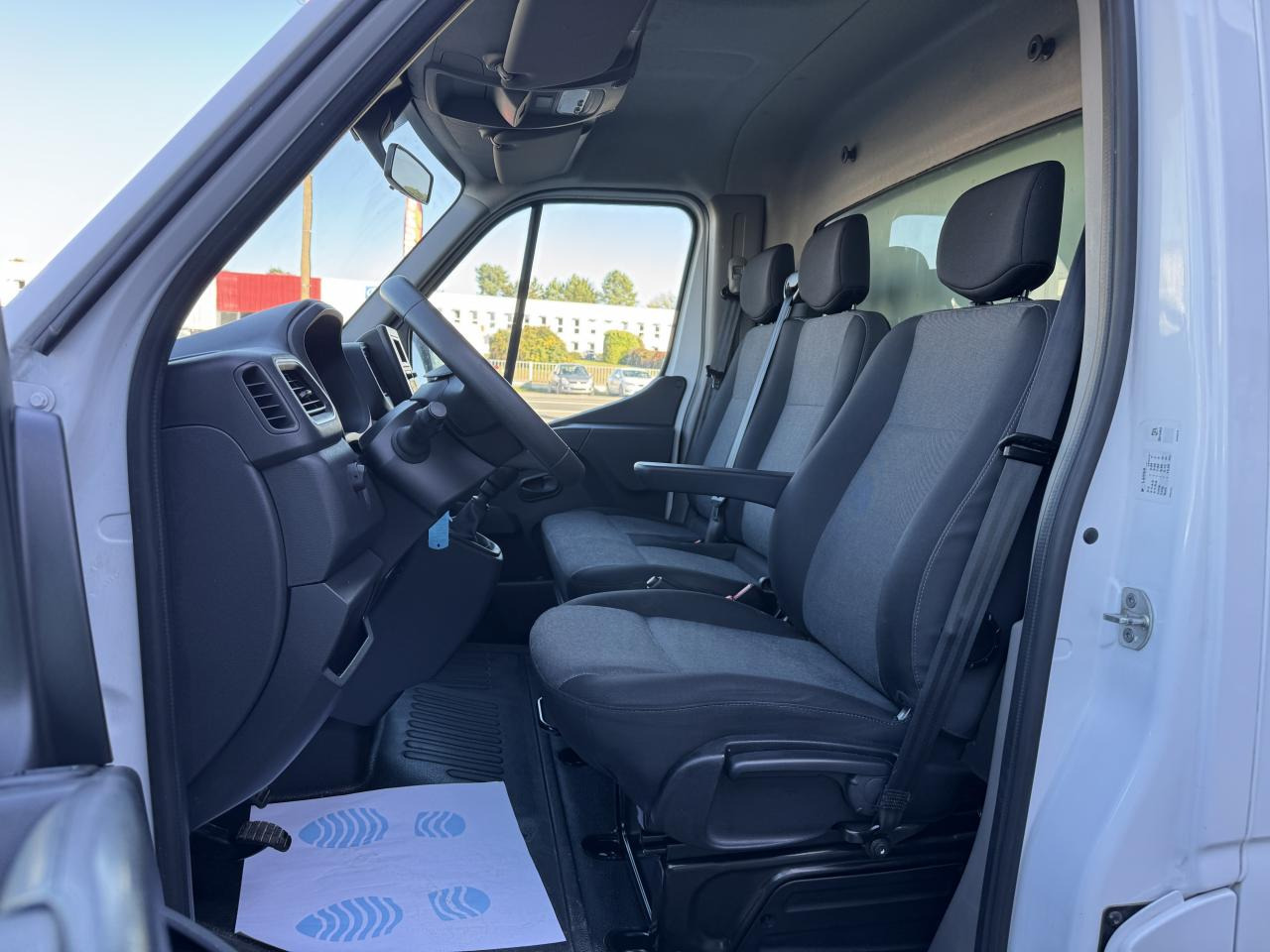 RENAULT Master Confort R3500 L2 2.3 dCi - 130 III CHASSIS CABINE Châssis Cabine L2 Propulsion PHASE 3 - Box van: picture 4 RENAULT Master Confort R3500 L2 2.3 dCi - 130 III CHASSIS CABINE Châssis Cabine L2 Propulsion PHASE 3 - Box van: picture 4