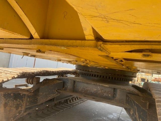 Crawler excavator CAT 352 F: picture 18