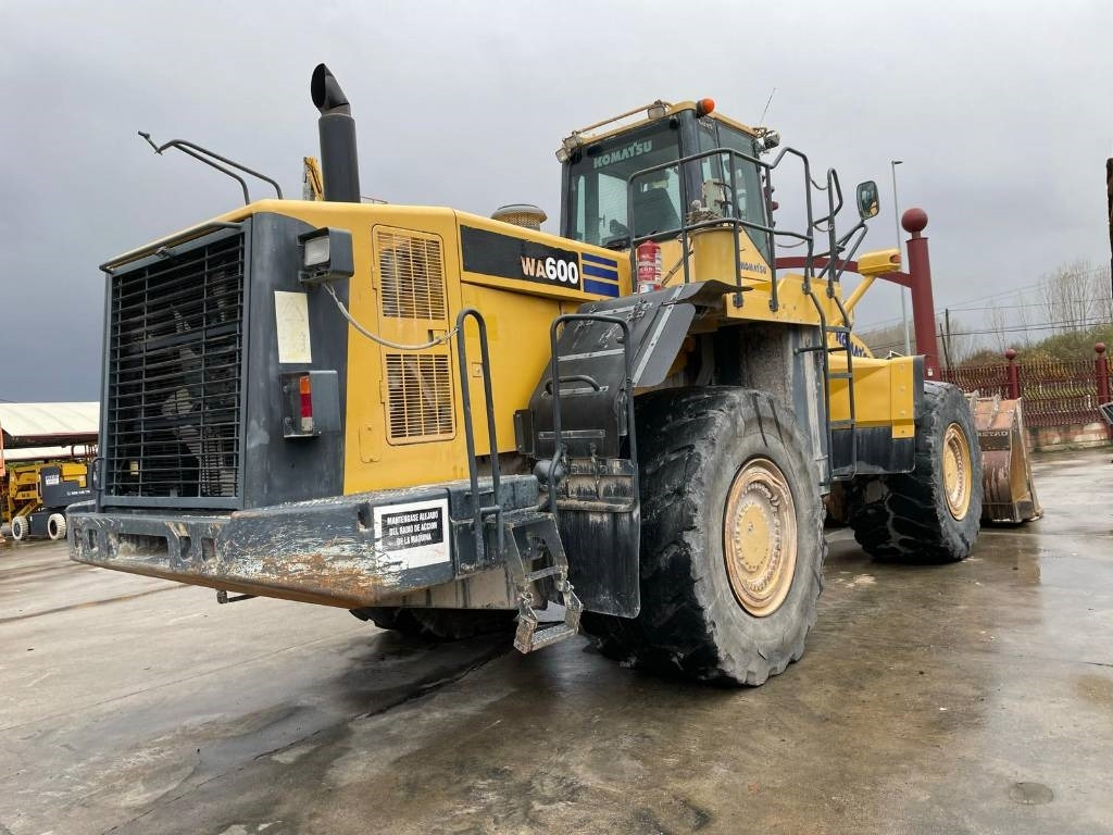 Komatsu WA 600-6 - Wheel loader: picture 4 Komatsu WA 600-6 - Wheel loader: picture 4