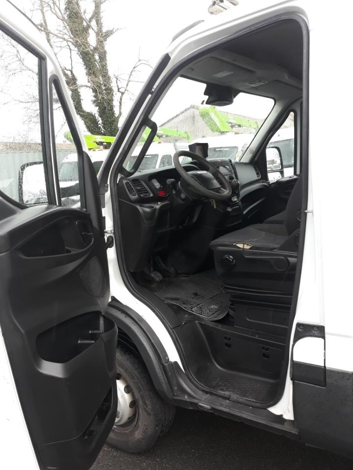 Iveco Daily 70C18 tribenne + coffre - Tipper: picture 3 Iveco Daily 70C18 tribenne + coffre - Tipper: picture 3
