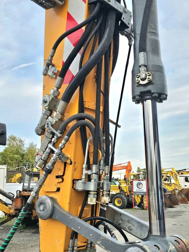 Wheel excavator Liebherr A 916: picture 20