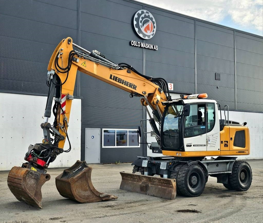Wheel excavator Liebherr A 916: picture 1